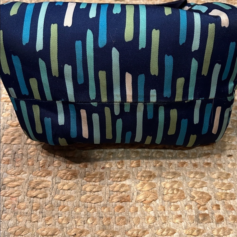 Vera Bradley Navy and Green Patterned lunch bag - Picture 9 of 10